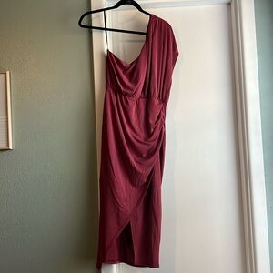 NWT Lulus side slit jersey single sleeve dress